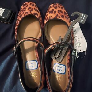 Time and Tru Women's Leopard Flats. Size 7.5 Wide width.